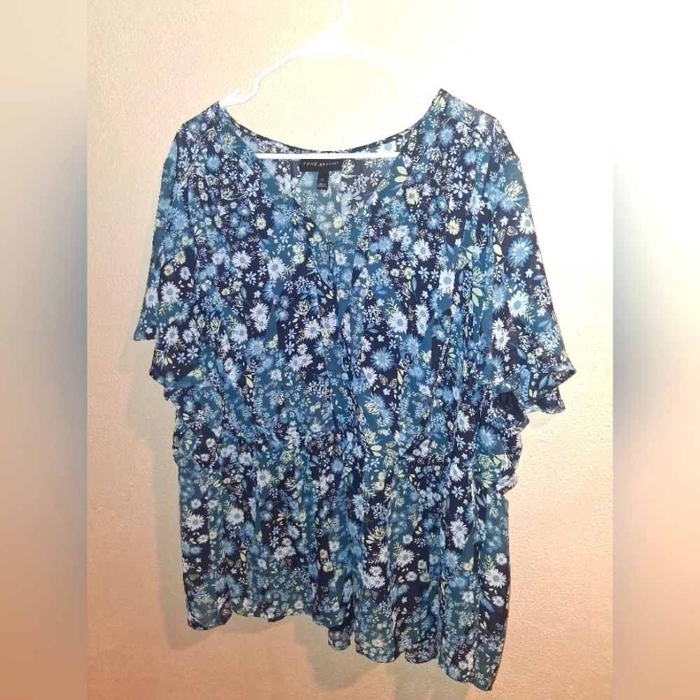 Lane Bryant Floral Flutter Short Sleeve Business Casual 1/2 Button Top 26